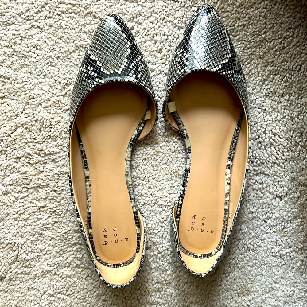 Women’s A New Day Snakeskin Print Flats size 6
